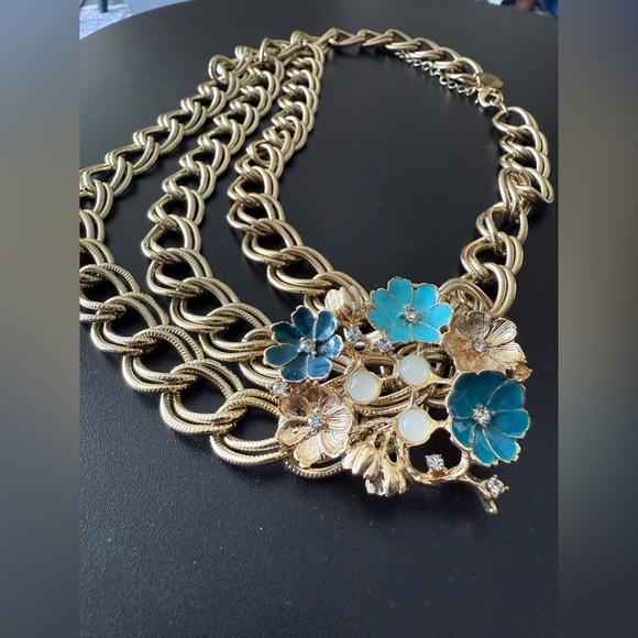 NY Collection Accessories - NY Gold Floral Statement Necklace Bag Charm with Turquoise Enamel Flowers